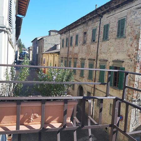 Dolce Rosa ♡ Centro Storico Bed & Breakfast Sansepolcro Ngoại thất bức ảnh