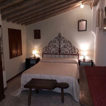 Dolce Rosa ♡ Centro Storico Bed & Breakfast Sansepolcro Ngoại thất bức ảnh