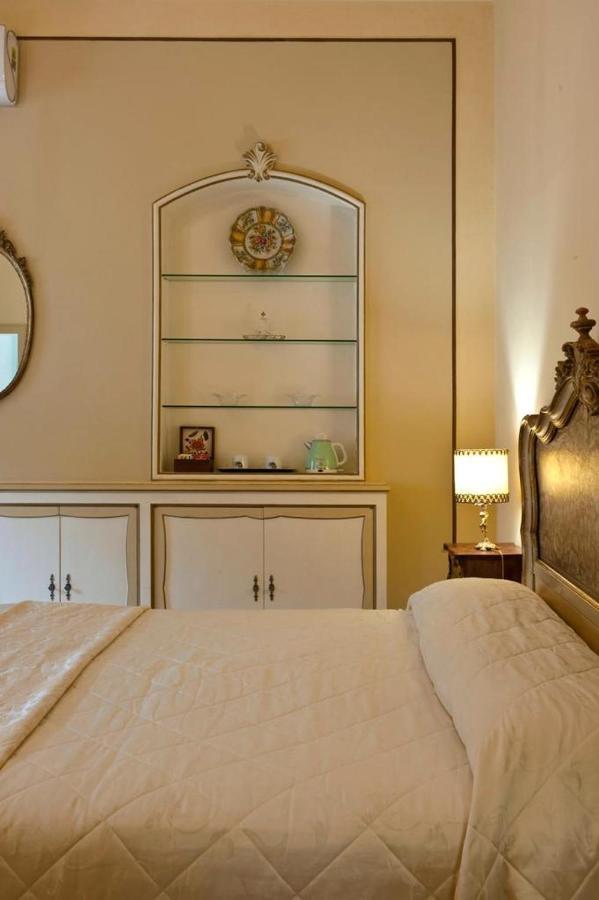 Dolce Rosa ♡ Centro Storico Bed & Breakfast Sansepolcro Ngoại thất bức ảnh