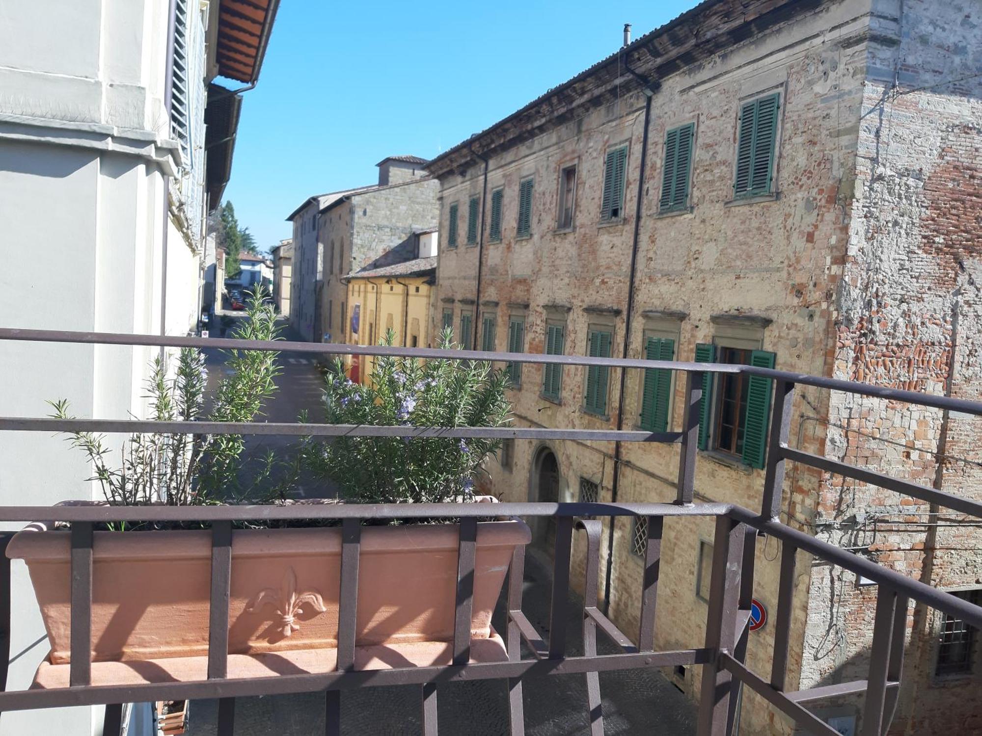 Dolce Rosa ♡ Centro Storico Bed & Breakfast Sansepolcro Ngoại thất bức ảnh