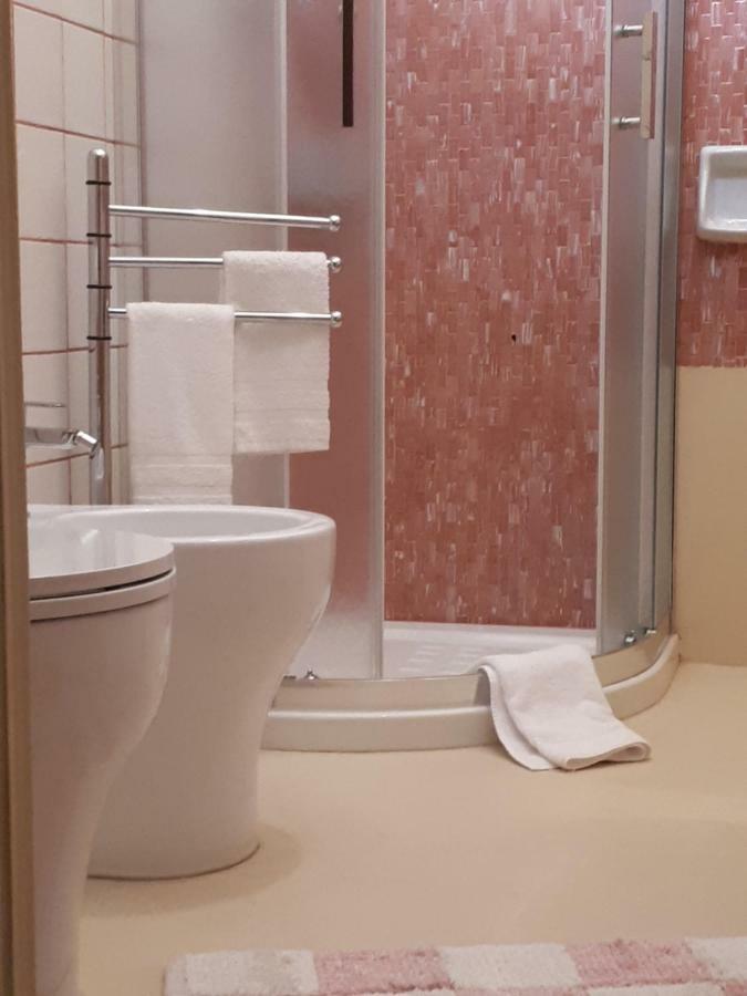 Dolce Rosa ♡ Centro Storico Bed & Breakfast Sansepolcro Ngoại thất bức ảnh