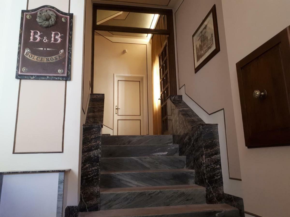 Dolce Rosa ♡ Centro Storico Bed & Breakfast Sansepolcro Ngoại thất bức ảnh