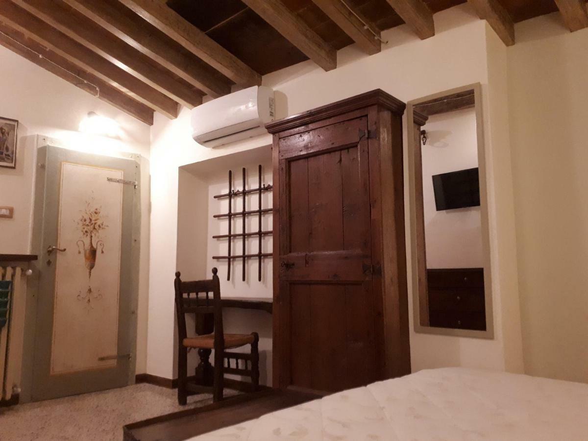 Dolce Rosa ♡ Centro Storico Bed & Breakfast Sansepolcro Ngoại thất bức ảnh