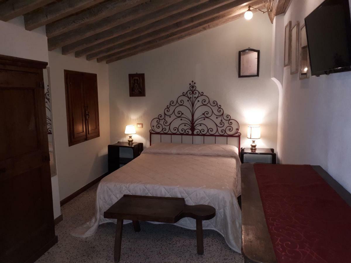 Dolce Rosa ♡ Centro Storico Bed & Breakfast Sansepolcro Ngoại thất bức ảnh