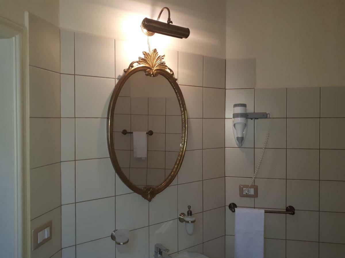 Dolce Rosa ♡ Centro Storico Bed & Breakfast Sansepolcro Ngoại thất bức ảnh